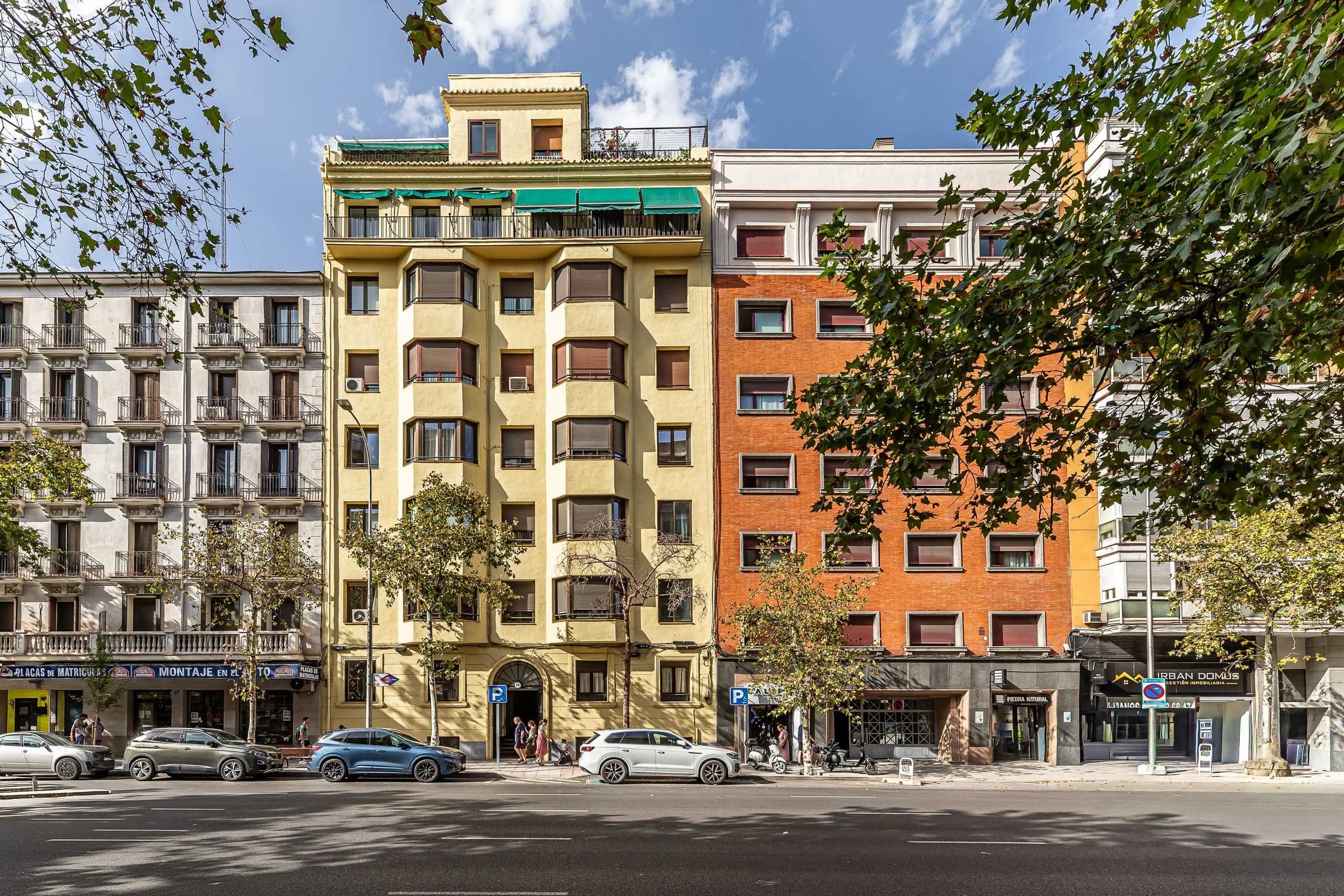 Piso en calle Cea Bermúdez — 20