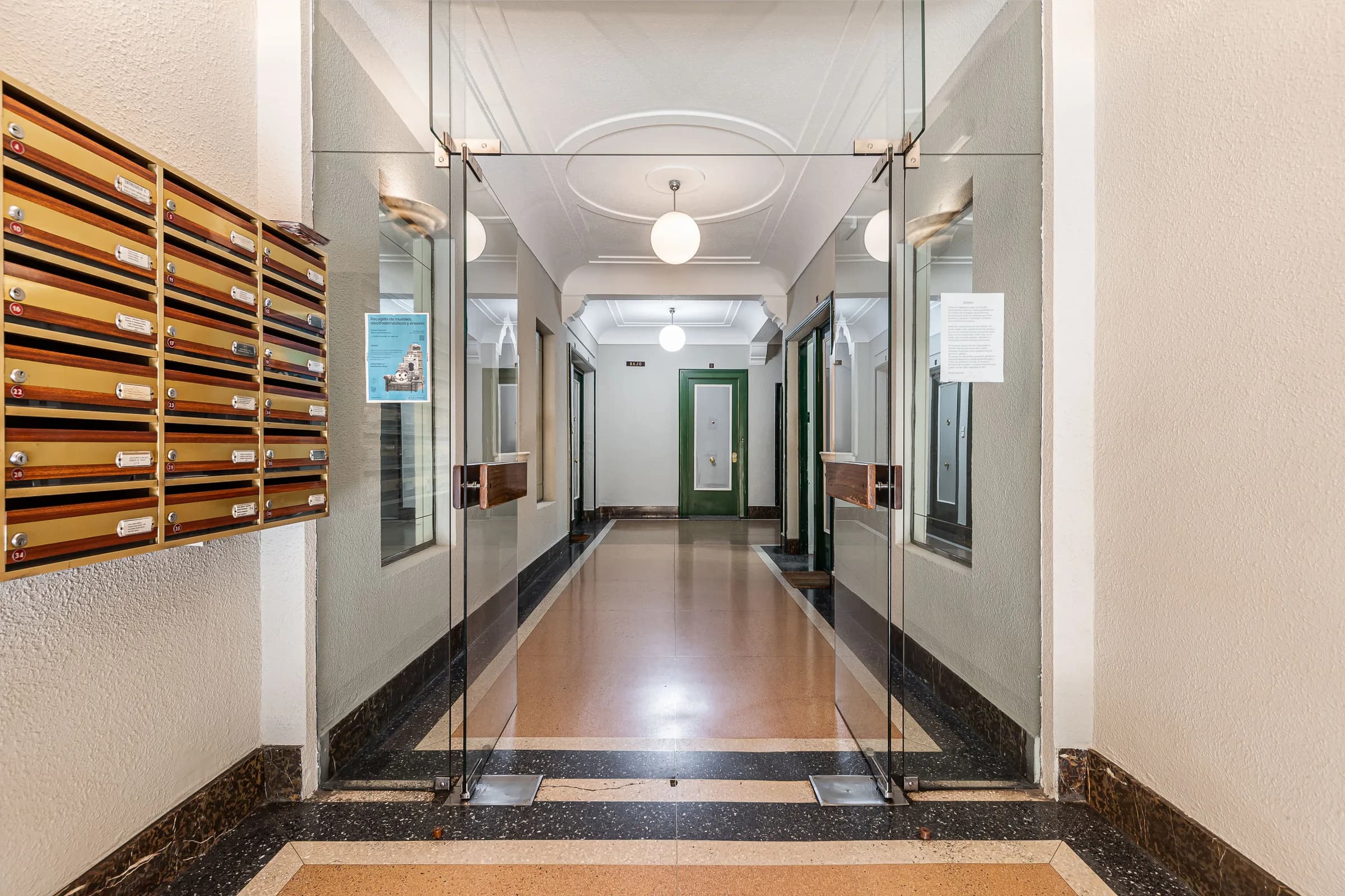 Piso en calle Cea Bermúdez — 19