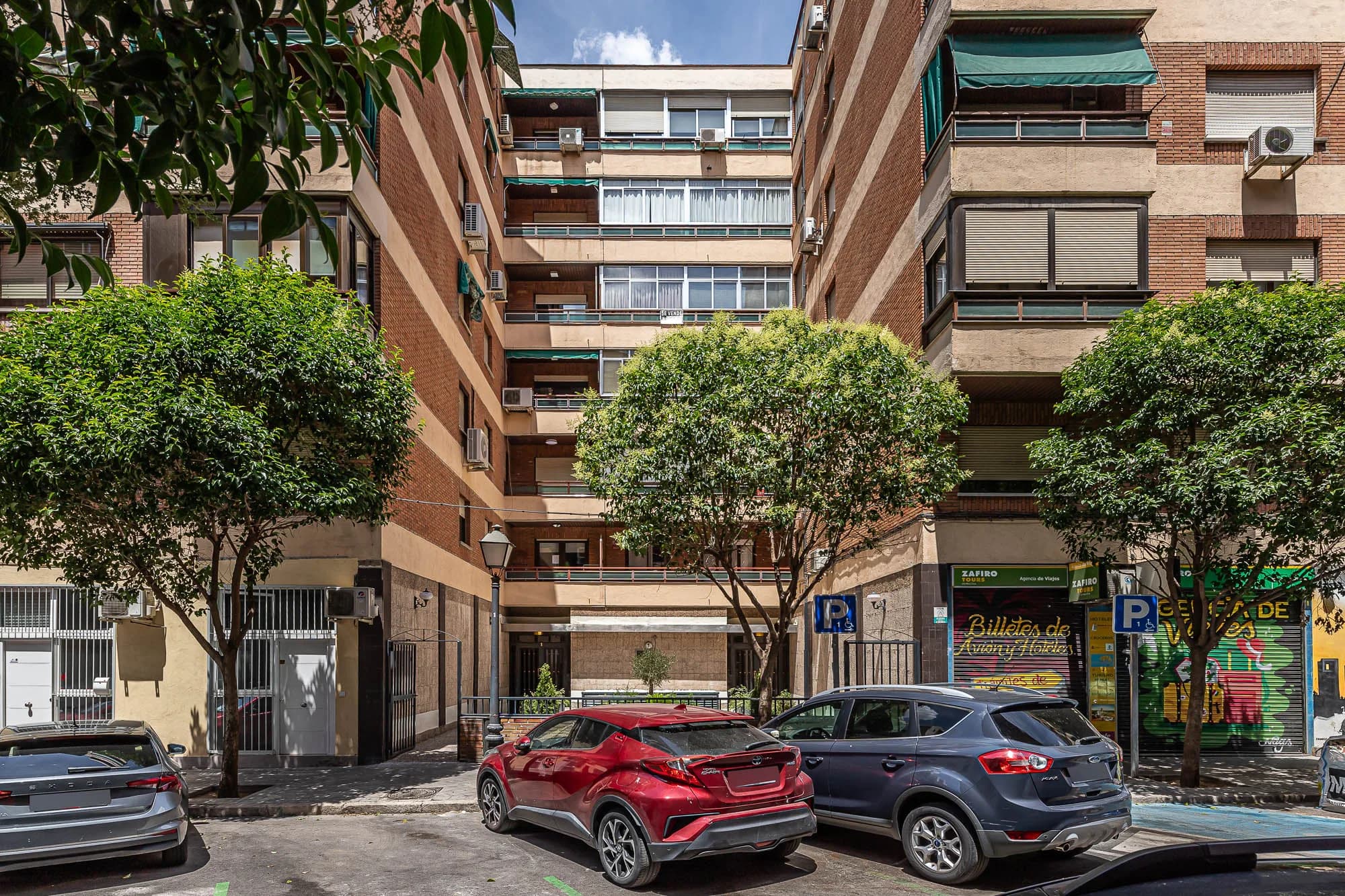 Piso en calle Tomás Bretón — 50