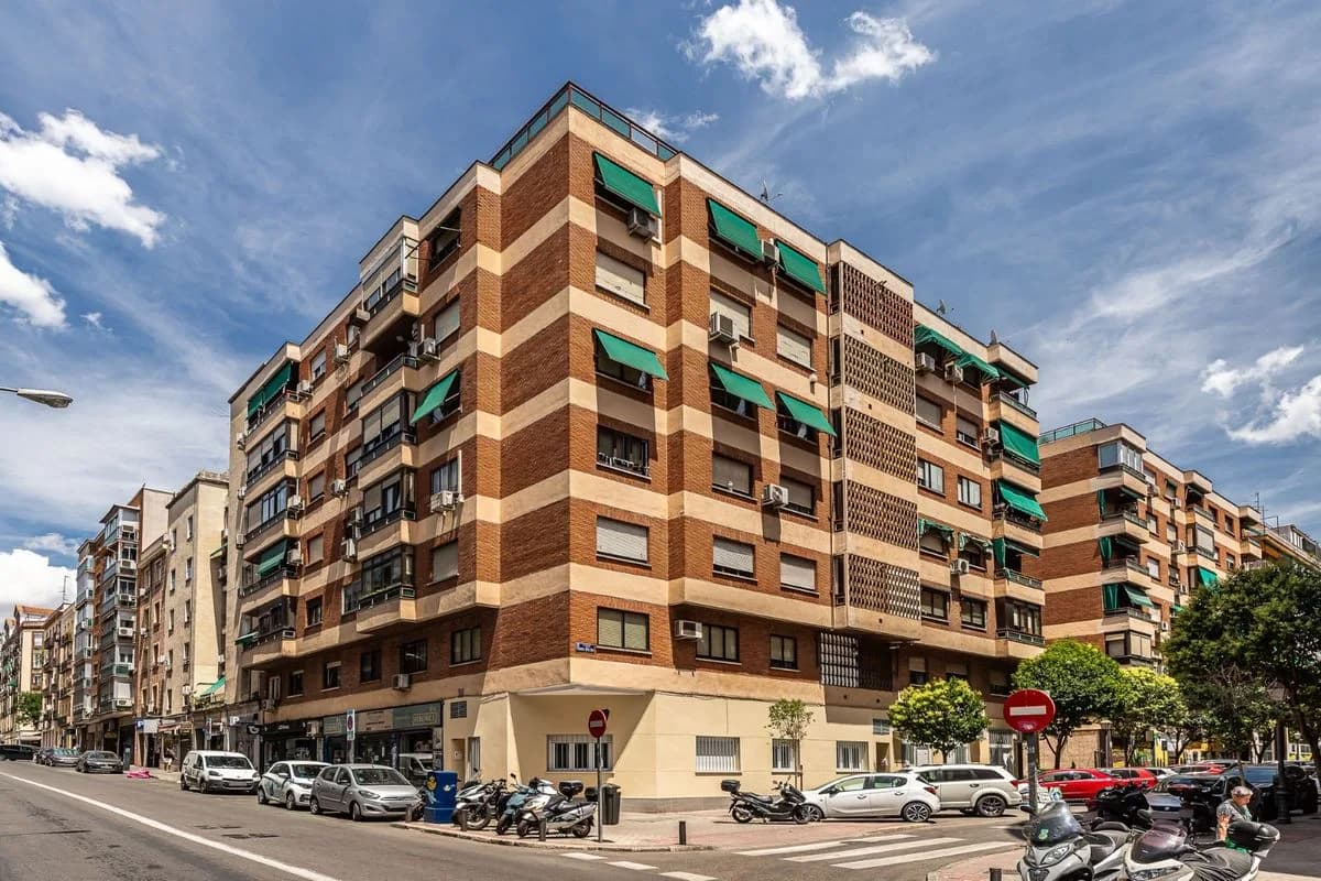 Piso reformado a estrenar con terraza en Delicias — 51